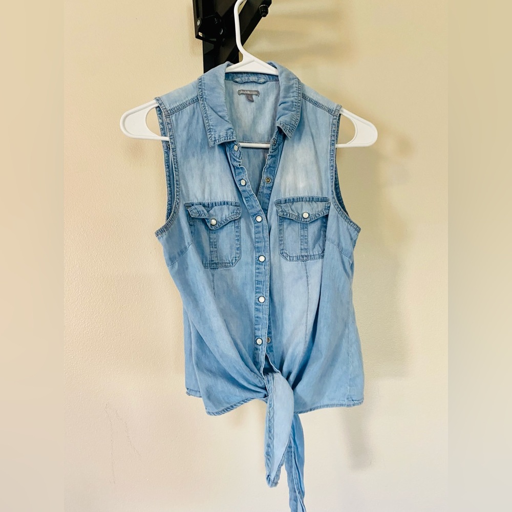 Bundle of 4 Womens tops